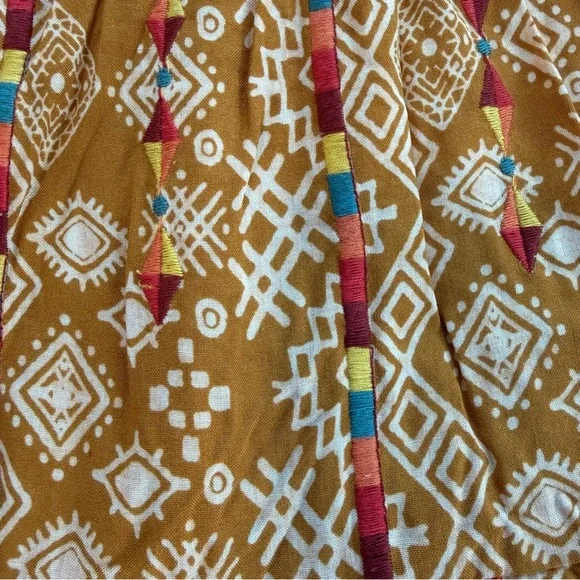 Savanna Jane Rayon Blouse, Embroidered Details, Size L, Excellent Condition - Picture 9 of 10